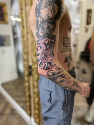 VEAN TATTOO & PIERCING